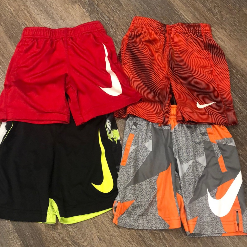 4 pair of Nike shorts